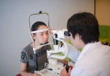 Điều trị tật lé mắt ở trẻ nhỏ